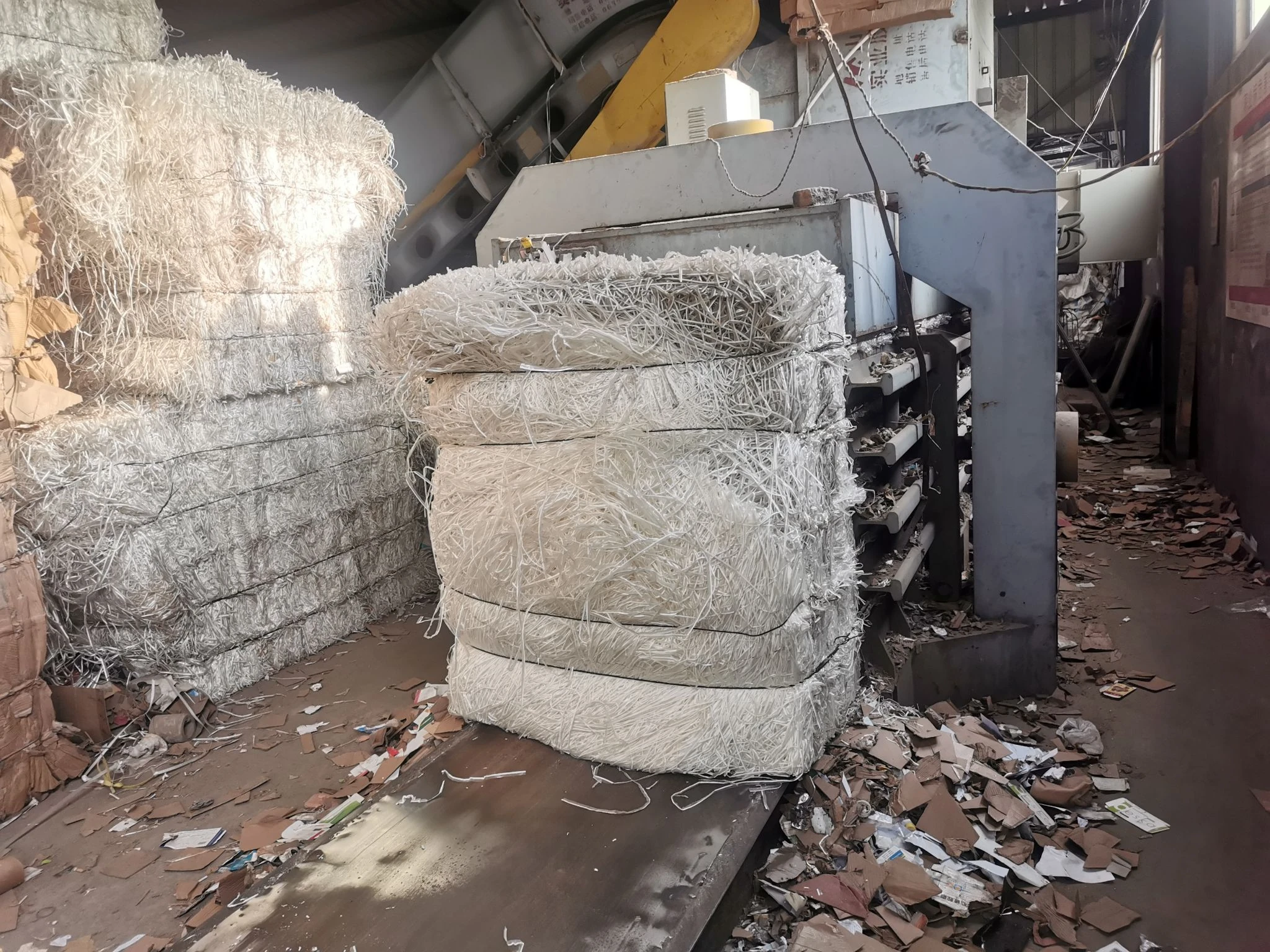 hydraulic-baler-pet-baled-bale