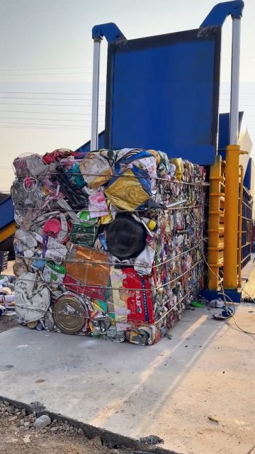 Multi-Material Horizontal Hydraulic Baler | Industrial Waste Recycling Compression Machine
#RecyclingEquipment #IndustrialRecycling #WasteManagement #FactoryMachinery #HydraulicBaler #SolidWasteRecycling